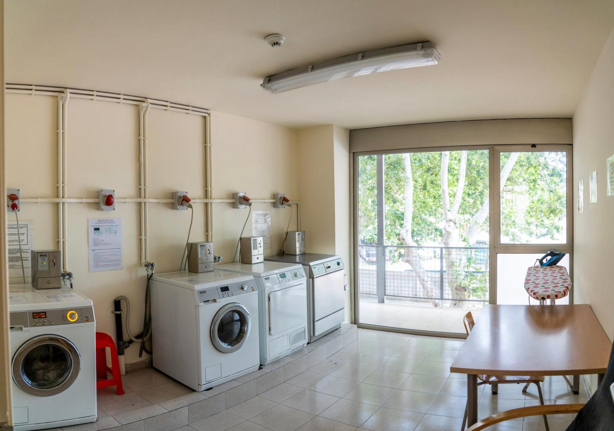 Apartaments Turistics Residencia Vila Nova Виланова-и-ла-Желтру Экстерьер фото